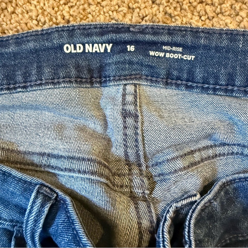 Old Navy Mid Rise Wow Boot-Cut Jeans Size 16 Medium Wash - Picture 4 of 5
